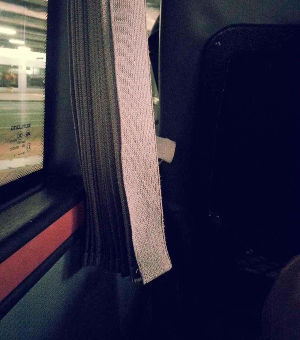 hua hin bangkok airport bus picture 2 - curtain